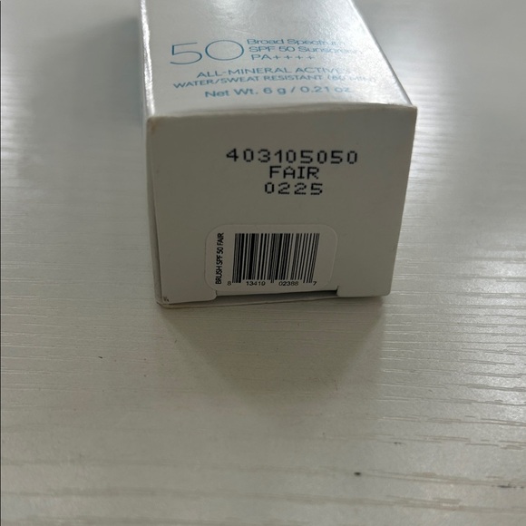 Sunforgettable Brush-On Shield SPF 50 - Blue and White. Colorescience for face - Picture 2 of 6